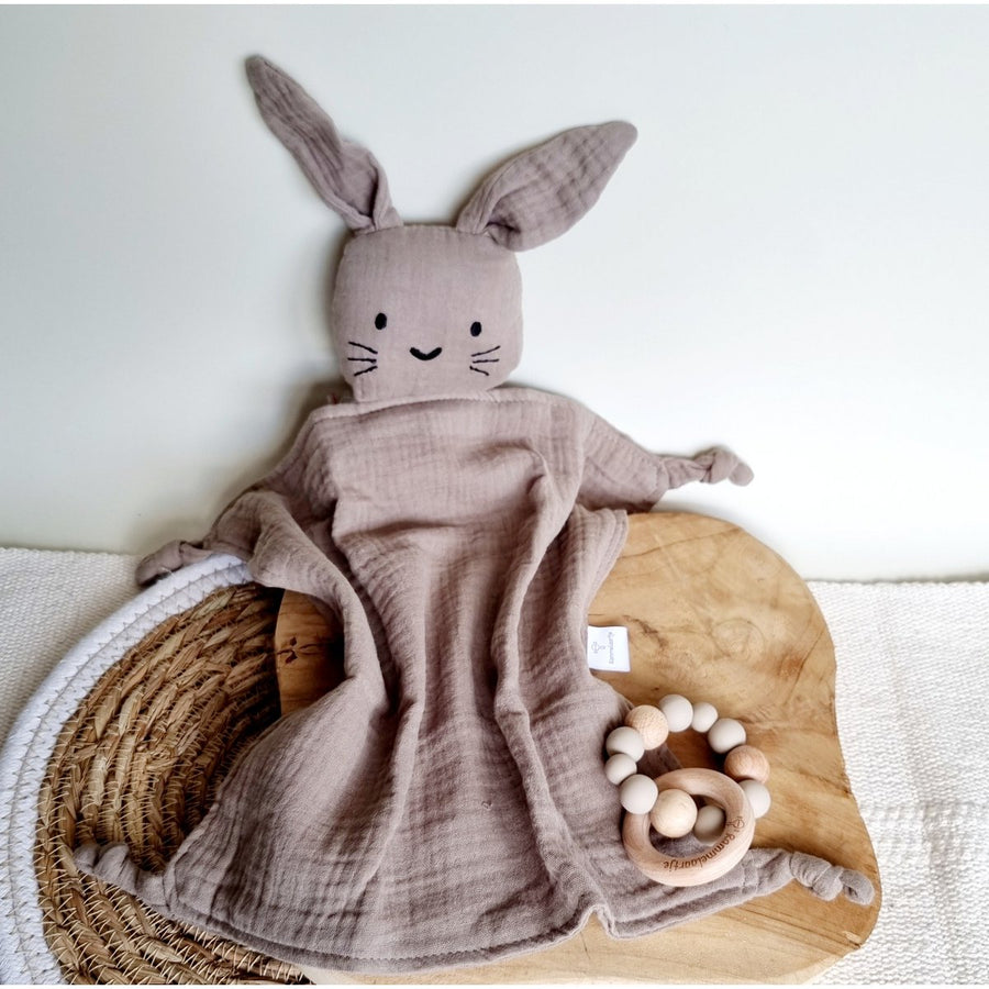 Hydrophiles Kuscheltier Hase - Sand