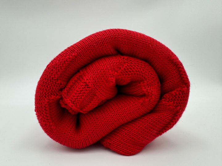 Babydecke mit Namen in der Farbe Rot aus 100% Biobaumwolle