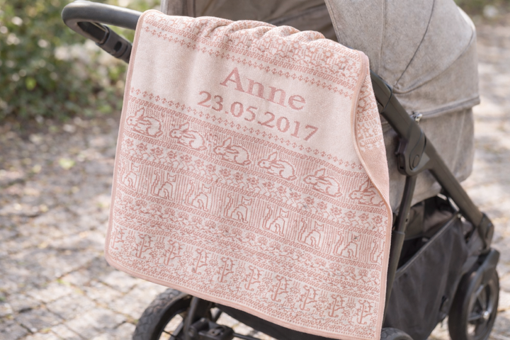 SCANDINAVIA BIO Babydecke mit Namen - babydecke.de