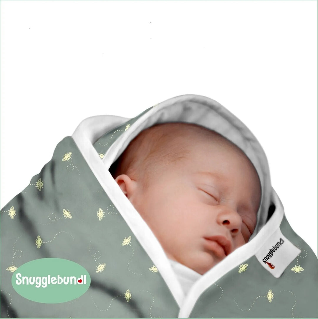 Snugglebundl mit Namen/Babytragehilfe mit Griffen/Einfach heben & legen im Schlaf/100% Bio-BW/Babywiegedecke für Eltern & Hebammen/Babyautositz-Decke