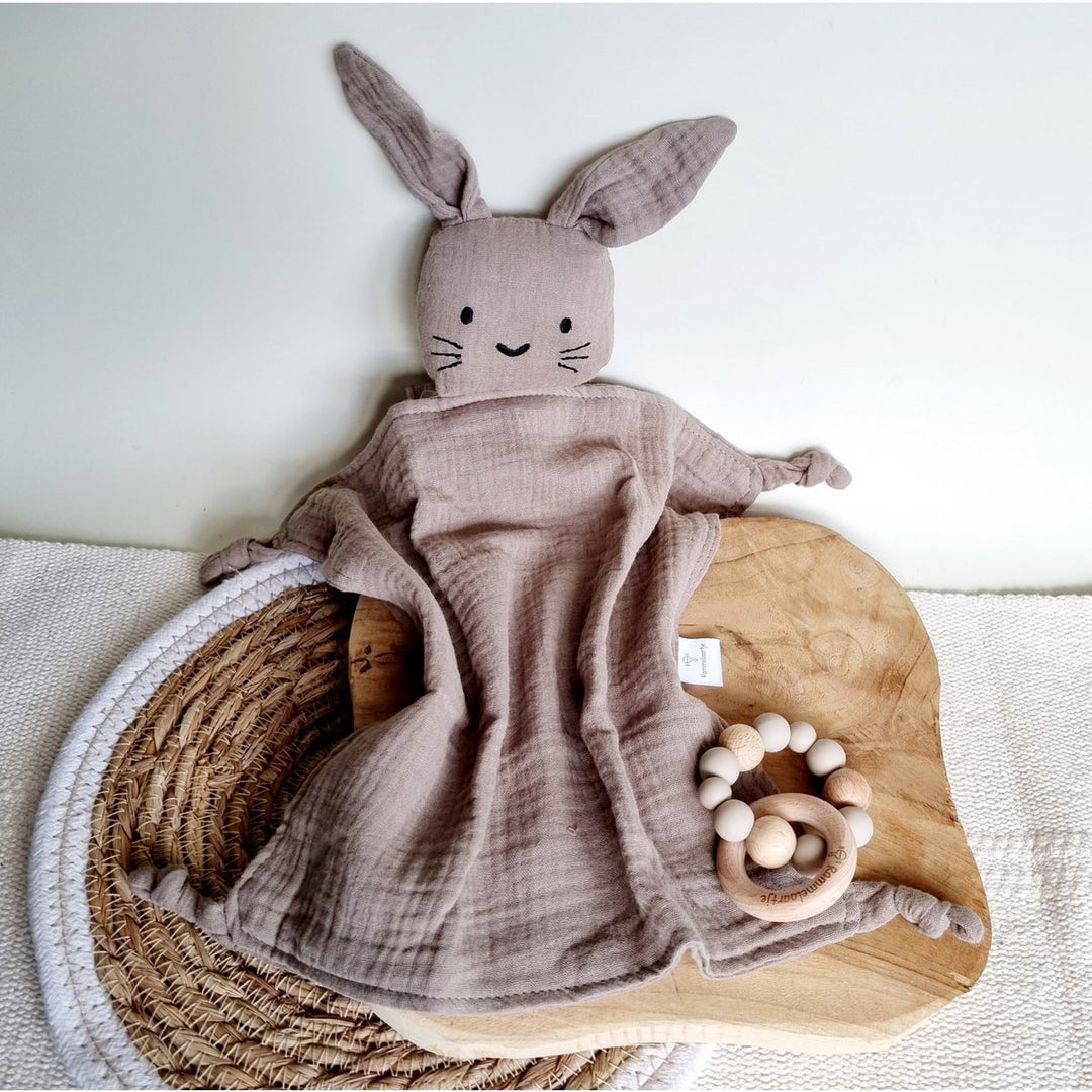 Hydrophiles Kuscheltier Hase - Sand